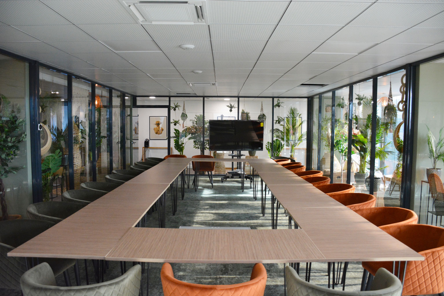 Espace_travail_salle_de_reunion_sete