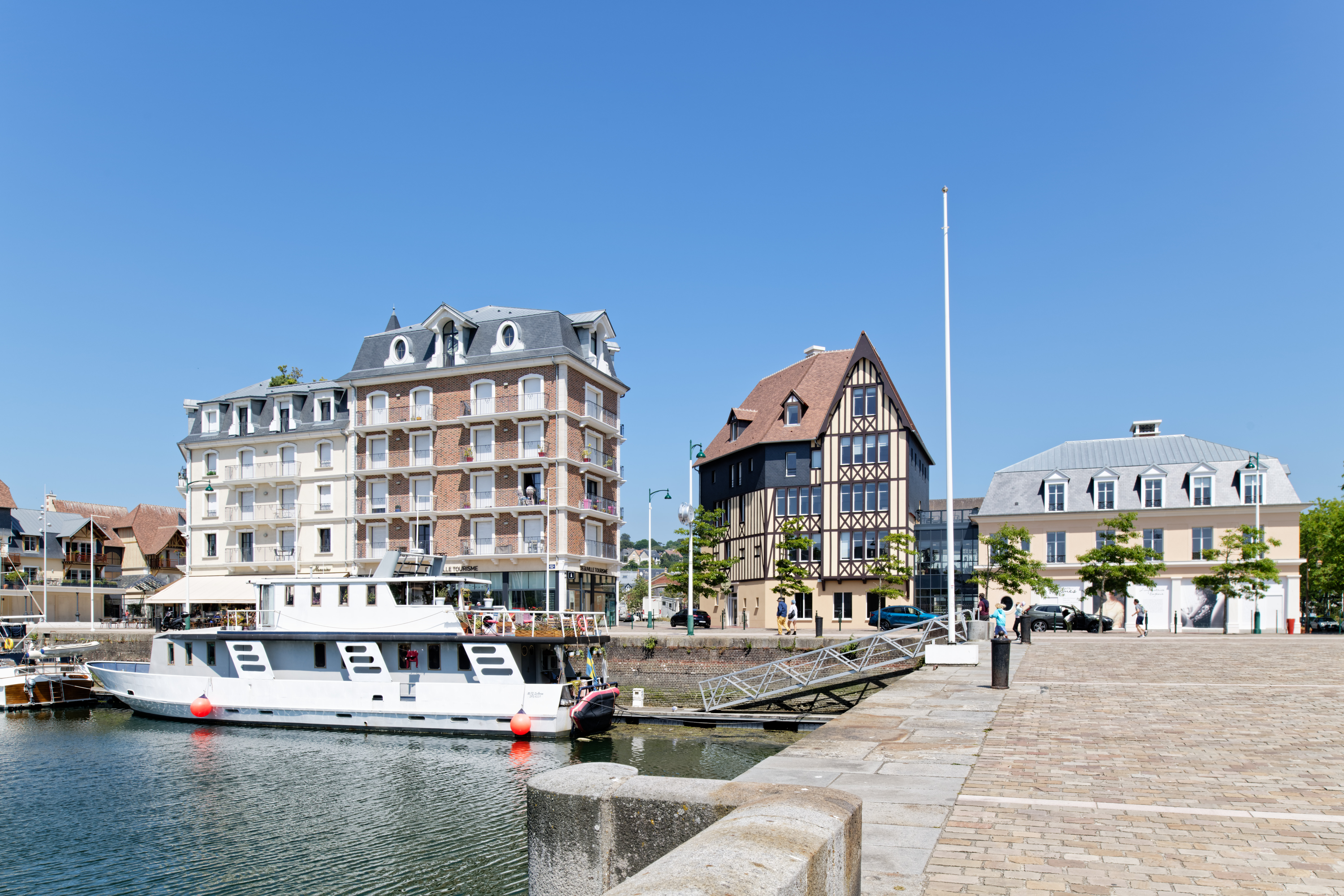 Bureaux de l’Horloge – Deauville – 1er Juin 2023 – 013